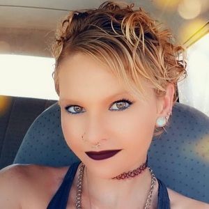 Meet your Posher, Tina